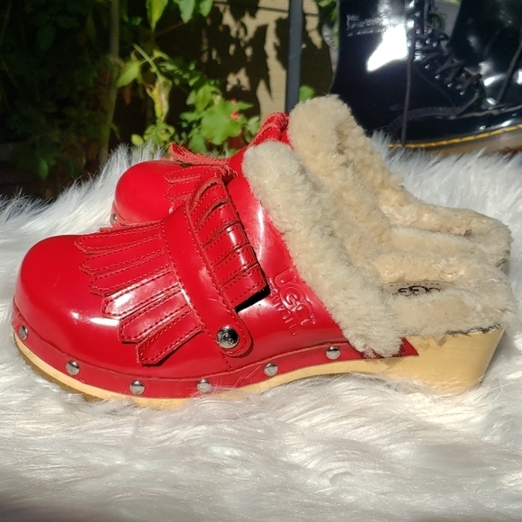 Ugg Kiltie Red Patent Leather Clogs Mules 4 - Picture 5 of 16